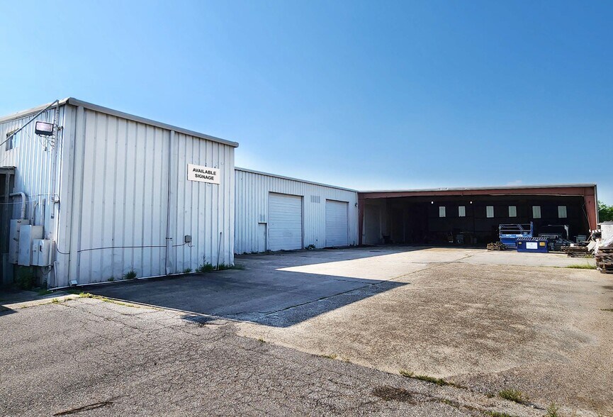 More Photos Of 15730 Sellers Rd, Houston Warehouse For Lease