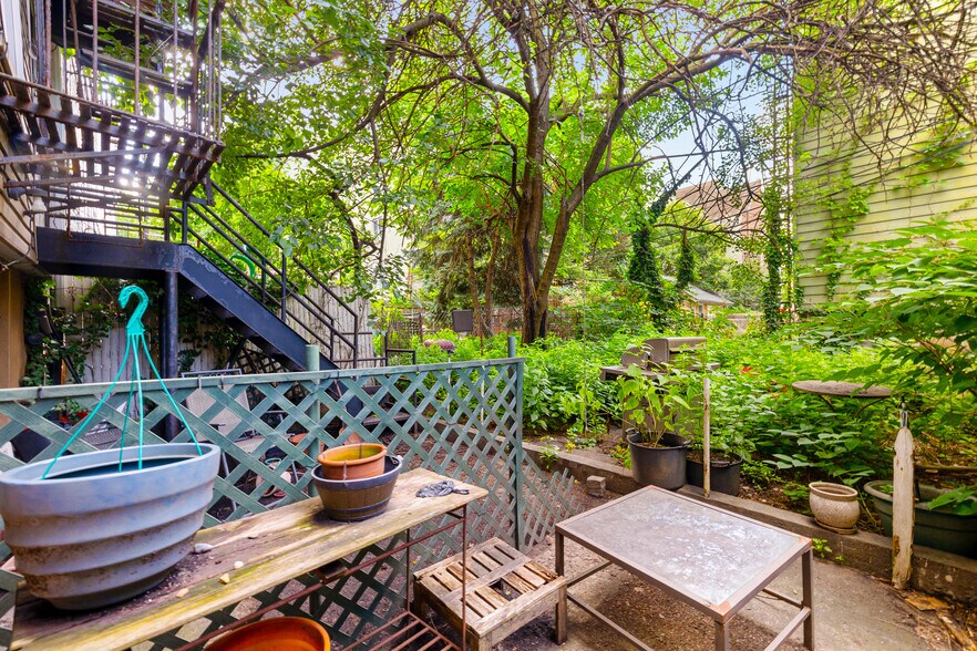 More Photos Of 196 Nassau Ave, Brooklyn Apartments For Sale