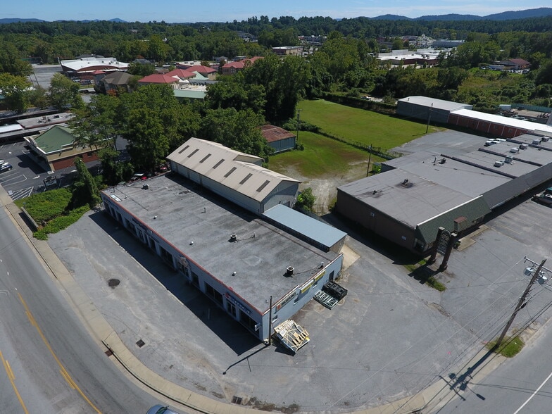 More Photos Of 312 Kanuga Rd, Hendersonville Auto Dealership For Lease