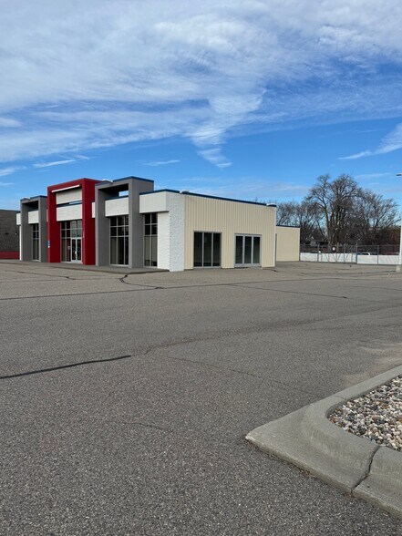 More Photos Of 125 Division St, Waite Park Auto Dealership For Sale