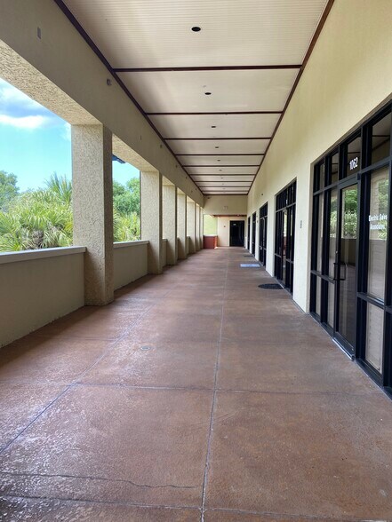 More Photos Of 1034-1050 Bloomingdale Ave, Valrico Storefront Retail Office For Sale