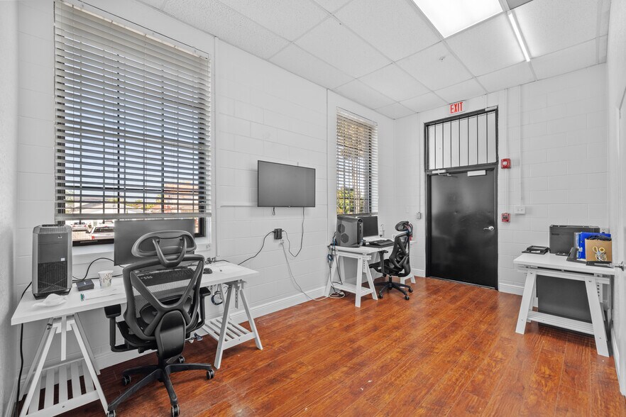 More Photos Of 3104 N Armenia Ave, Tampa Coworking Space
