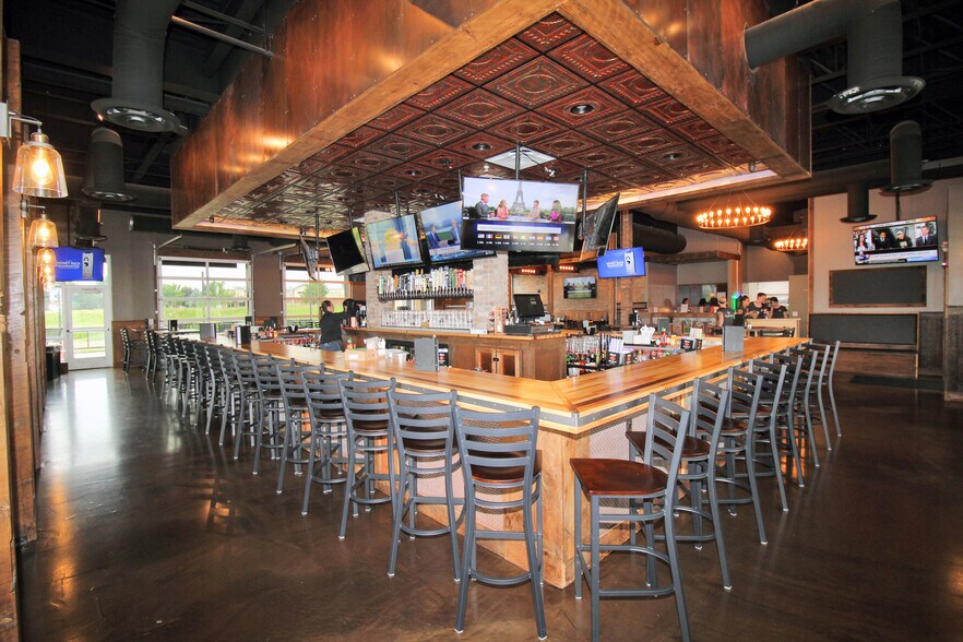 More Photos Of 1710 Crossings Blvd, Shakopee Restaurant For Sale