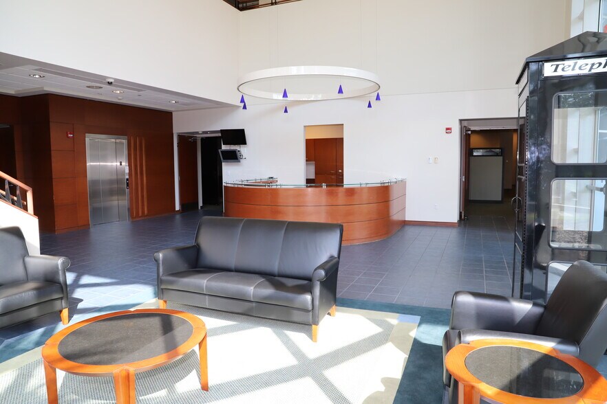 More Photos Of 5950 NW 1st Pl, Gainesville Office For Lease