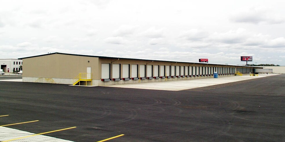 More Photos Of 10100-10120 Virginia Ave, Chicago Ridge Truck Terminal For Lease