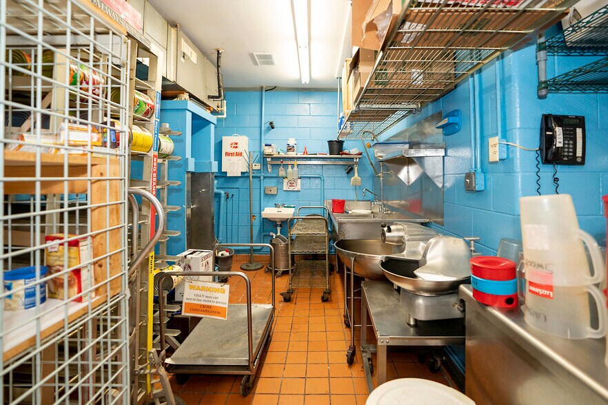 More Photos Of 6006 Shepherdsville Rd, Louisville Restaurant For Sale
