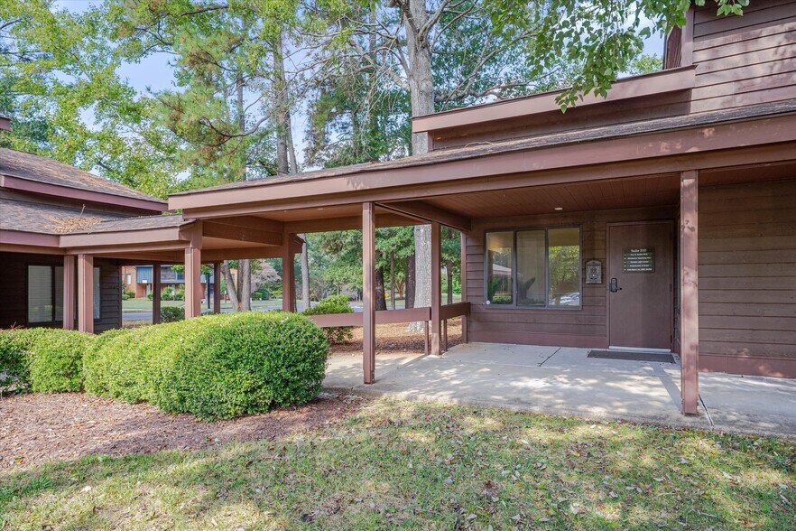 More Photos Of 1904 Front St, Durham Medical For Lease