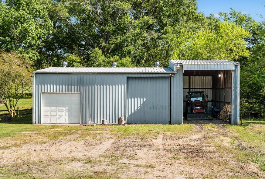 More Photos Of 2355 Jackson League Cir, Brenham Lodge Meeting Hall For Sale