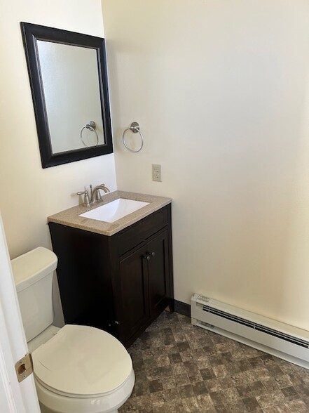 More Photos Of 21 Brookside Dr, Wilmington Industrial For Sale