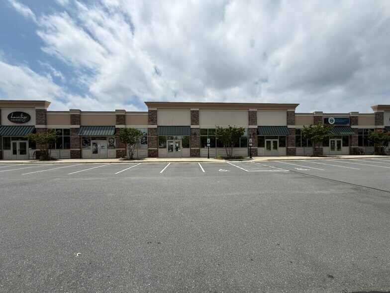 More Photos Of 141 Spruce Pine Way, King Healthcare For Lease