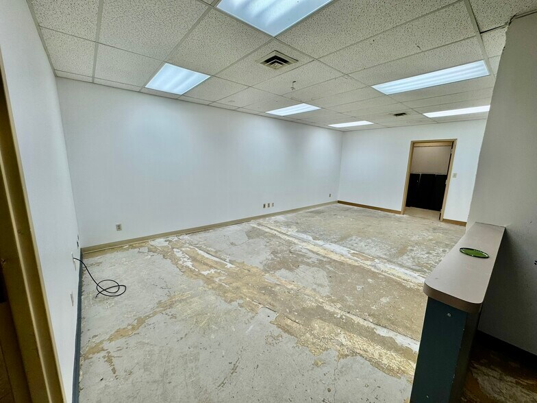 More Photos Of 642 Sheridan Dr, Tonawanda Freestanding For Lease