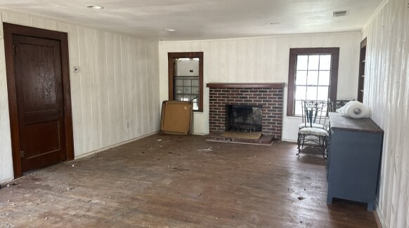 More Photos Of 208 N Stewart St, Azle Office For Sale