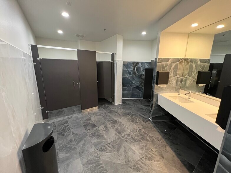 More Photos Of 28494 Westinghouse Pl, Valencia Office For Lease