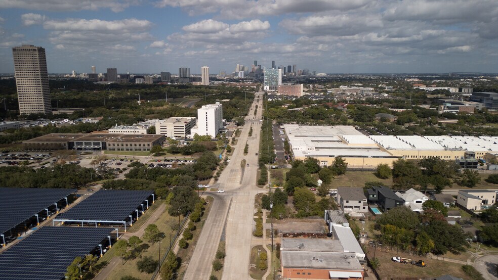 More Photos Of 6907 Almeda Rd, Houston Office For Sale