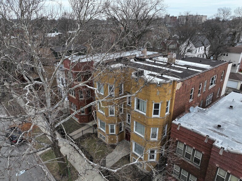 More Photos Of 7951 S Burnham Ave, Chicago Multifamily For Sale
