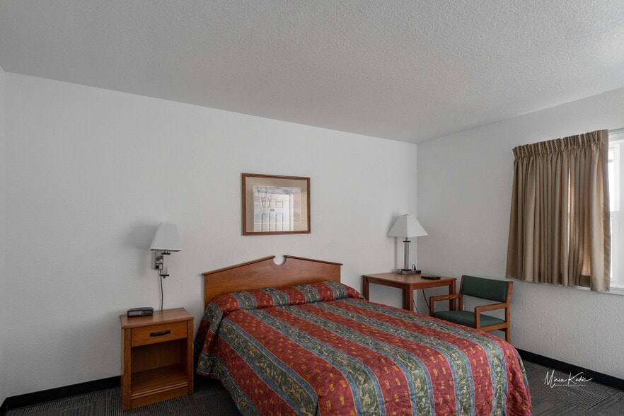 More Photos Of 203 SW 7th St, Stuart Hotel For Sale