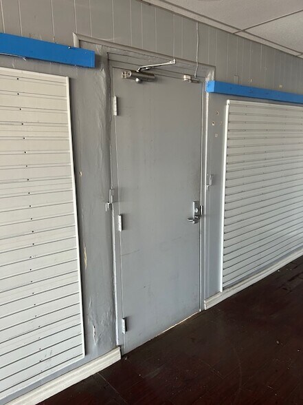 More Photos Of 2101 Pacific Ave, Long Beach Storefront For Lease