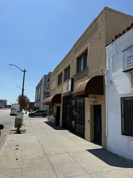 More Photos Of 5975 S Broadway, Los Angeles Storefront Retail Residential For Sale