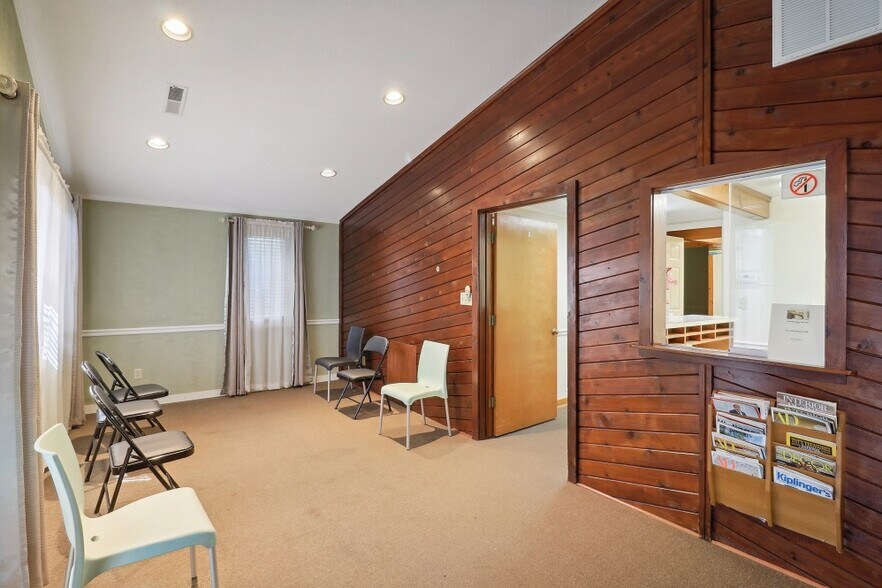More Photos Of 1007 Carthage St, Sanford Medical For Sale