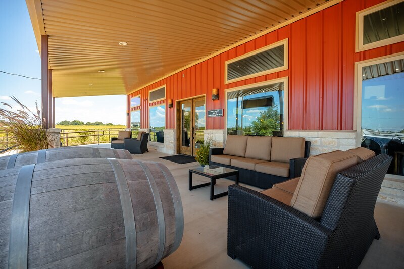 More Photos Of 316 E Wallace St, San Saba General Retail For Sale