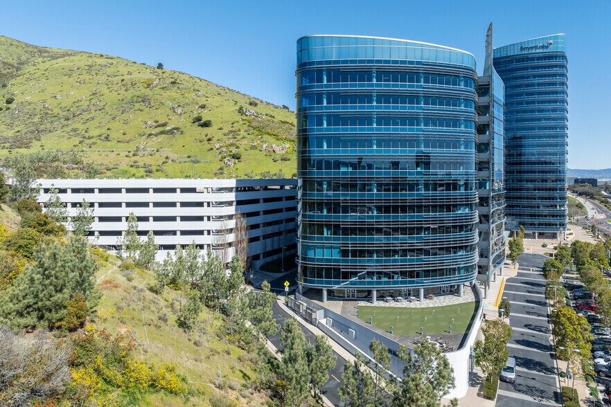 More Photos Of One Tower Pl, South San Francisco Research And Development For Lease