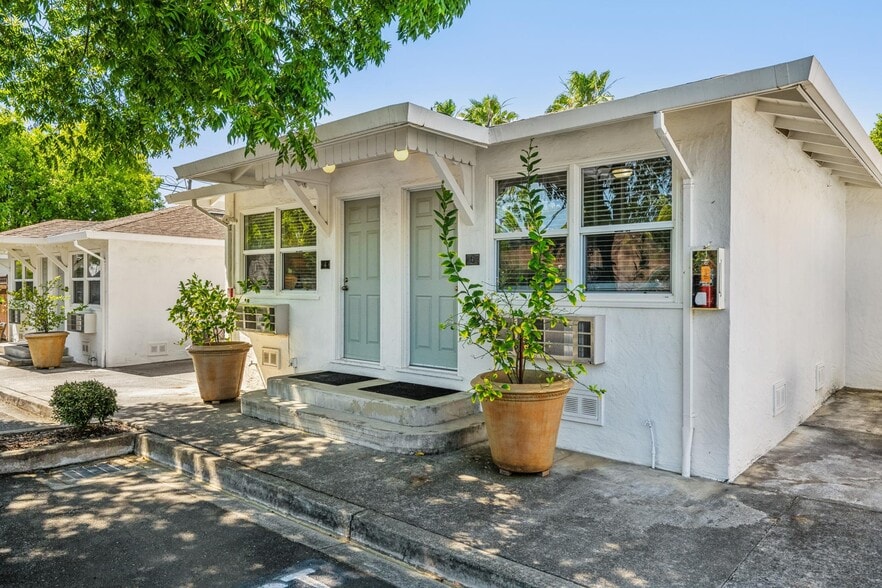 More Photos Of 1623 Lake St, Calistoga Hotel For Sale