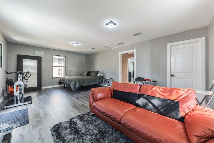 More Photos Of 6111 Atwood St, Austin Multifamily For Sale