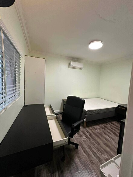More Photos Of 1161 W 37th Dr, Los Angeles Apartments For Sale