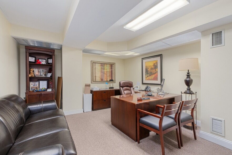 More Photos Of 1710 Union Blvd, Allentown Bank For Sale