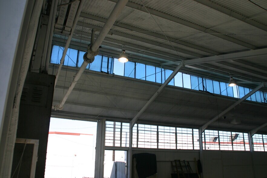 More Photos Of 2910 Humboldt St, Los Angeles Warehouse For Lease