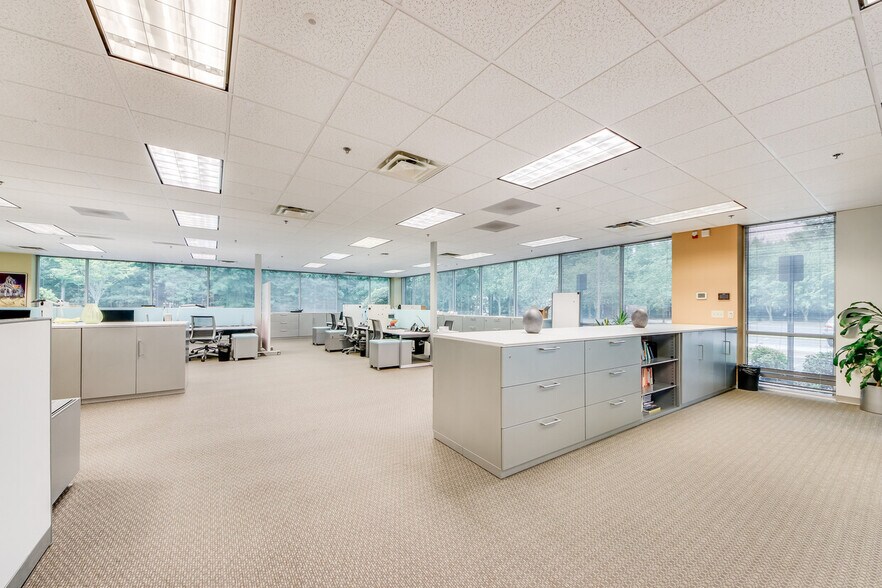 More Photos Of 10700 Abbotts Bridge Rd, Johns Creek General Retail For Lease