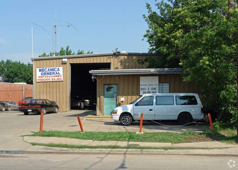 More Photos Of 2053 Empire Central Dr, Dallas Industrial For Sale