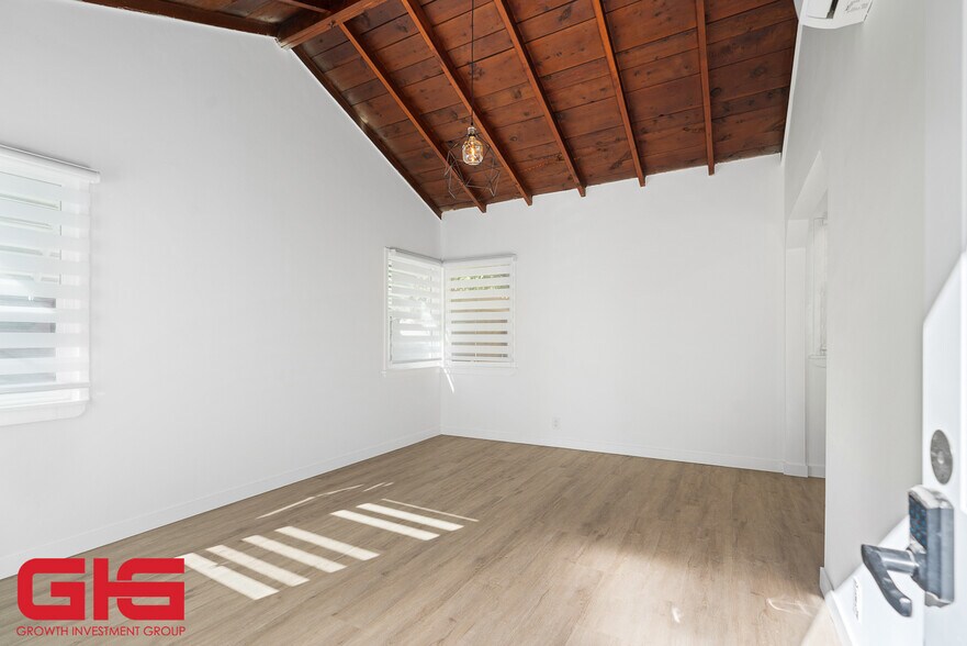 More Photos Of , Pasadena Multifamily For Sale