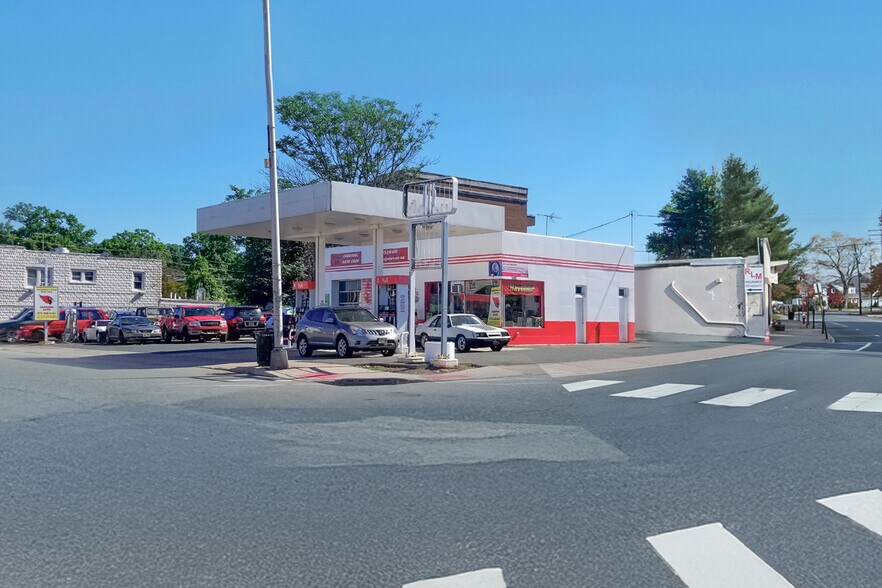 Primary Photo Of 11 Lakeside Ave, Pompton Lakes Service Station For Lease