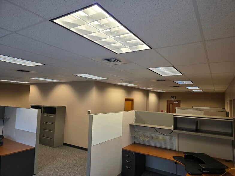 More Photos Of 2805 Saint Andrews Loop, Pasco Office For Lease