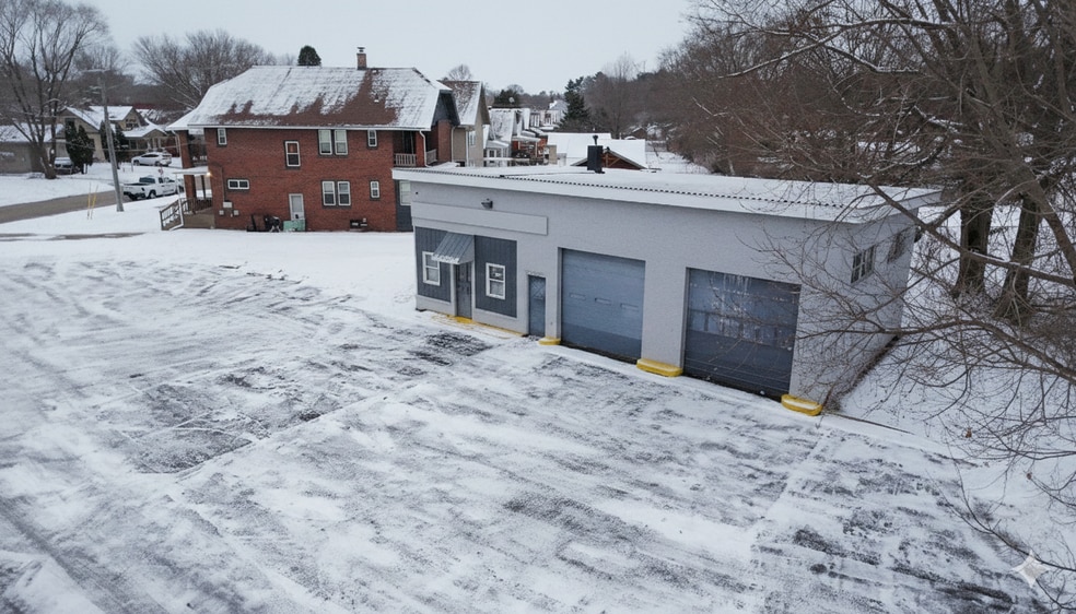 More Photos Of 2315 S Main St, Rockford General Retail For Sale