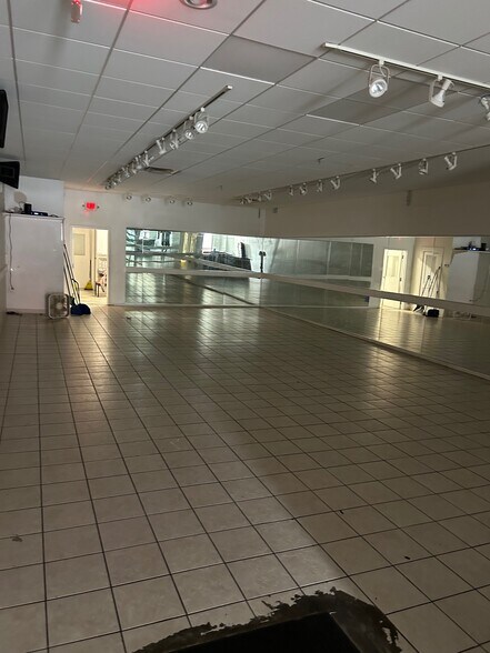 More Photos Of 615 Main St, Cincinnati Loft Creative Space For Lease