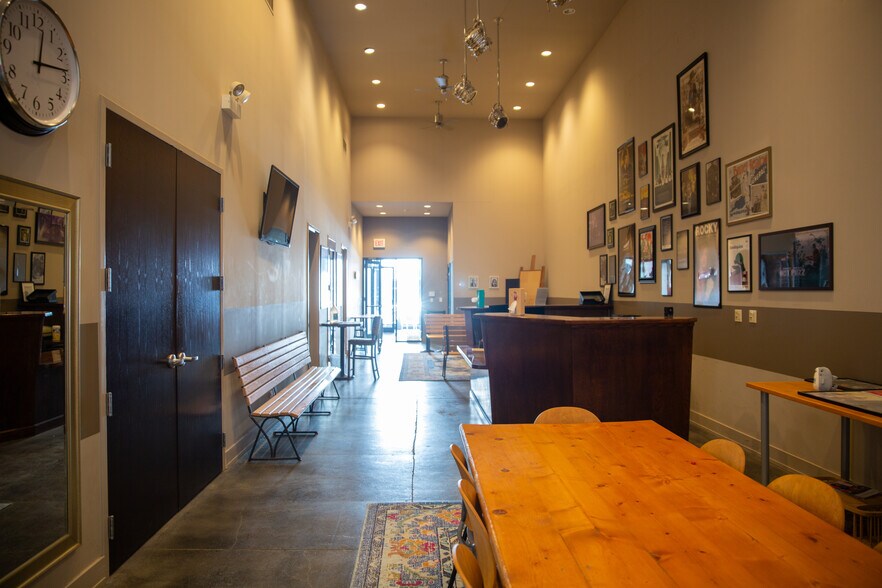 More Photos Of 1219 W Madison St, Chicago Storefront Retail Residential For Sale