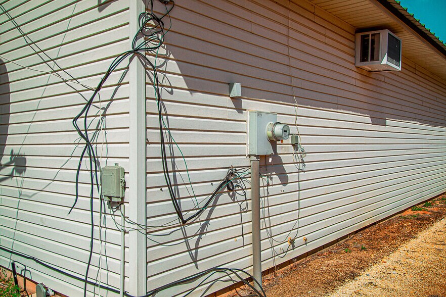 More Photos Of 2777 Hwy 83, Evergreen Service Station For Sale