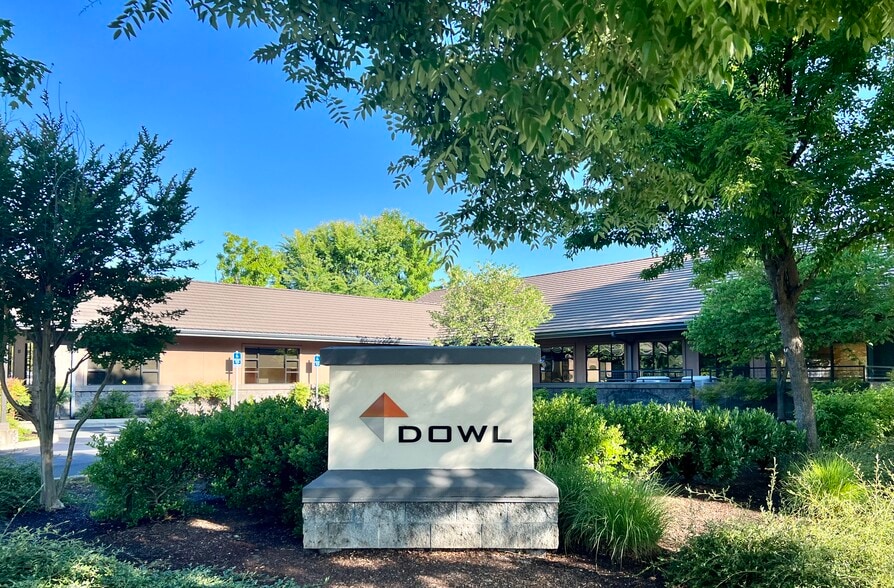 More Photos Of 831 O'Hare Pky, Medford Medical For Lease
