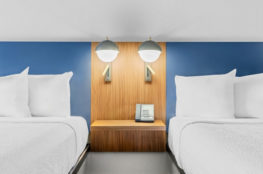 More Photos Of 4870 University Dr NW, Huntsville Hotel For Sale