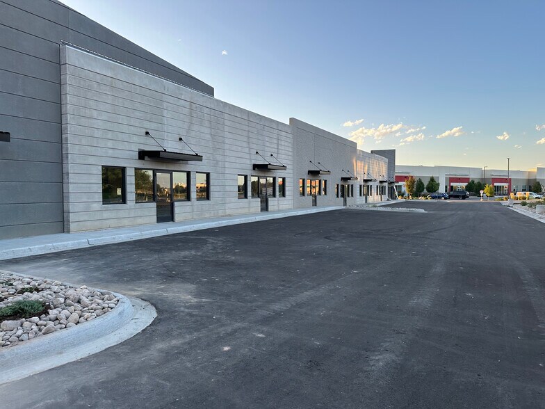 More Photos Of 6333 S Racine Cir, Centennial Light Distribution For Lease