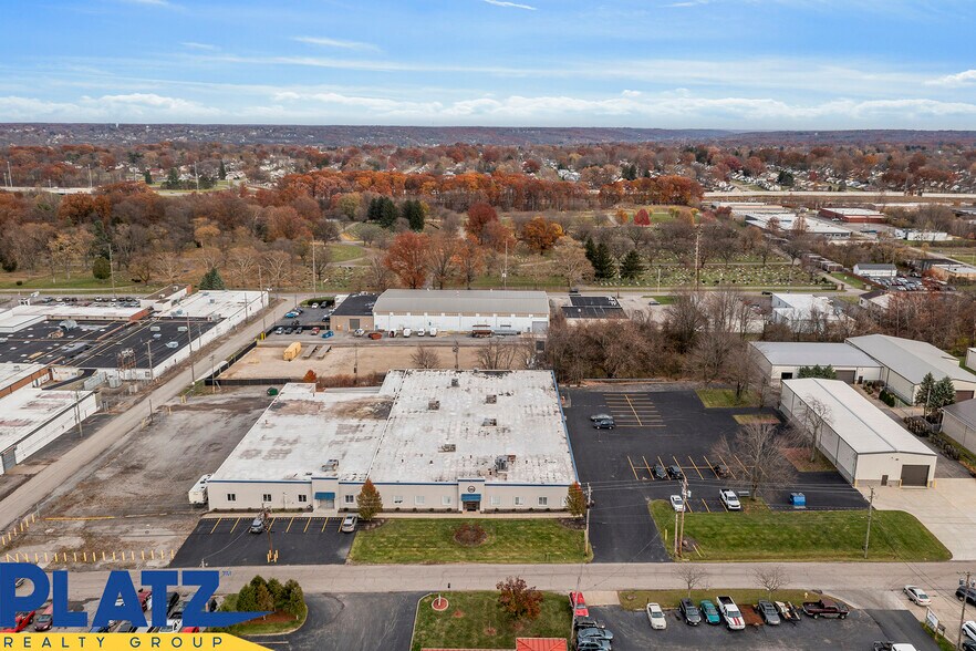 More Photos Of 4111 Simon Rd, Boardman Manufacturing For Sale