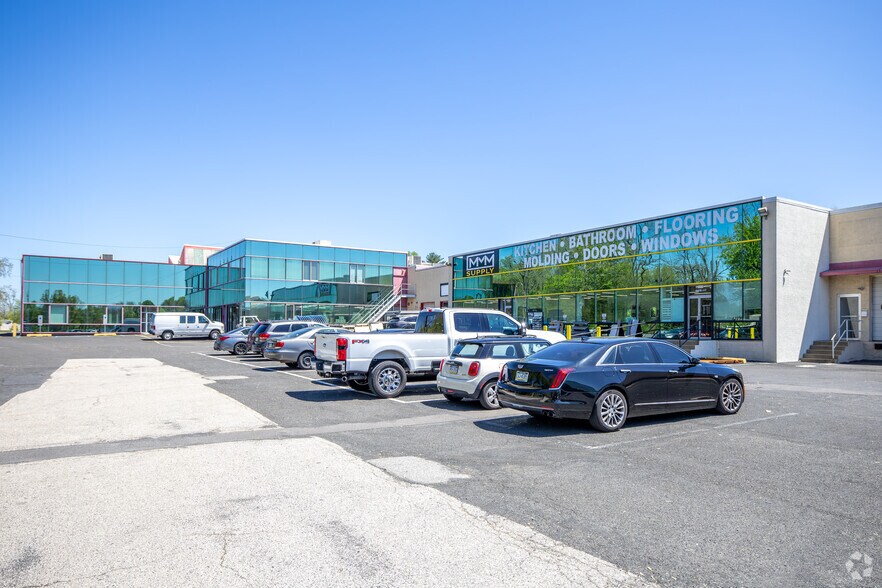 More Photos Of 2381 Philmont Ave, Huntingdon Valley Warehouse For Lease