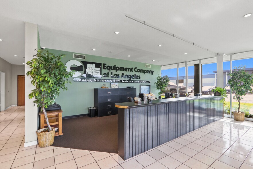 More Photos Of 1005 E Orangethorpe Ave, Anaheim Warehouse For Sale