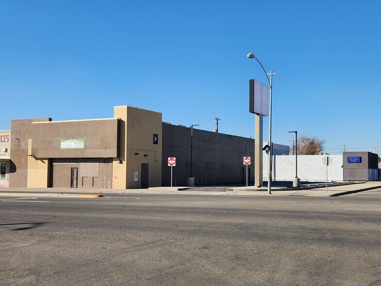 Primary Photo Of 1309 N Chester Ave, Bakersfield Bank For Lease