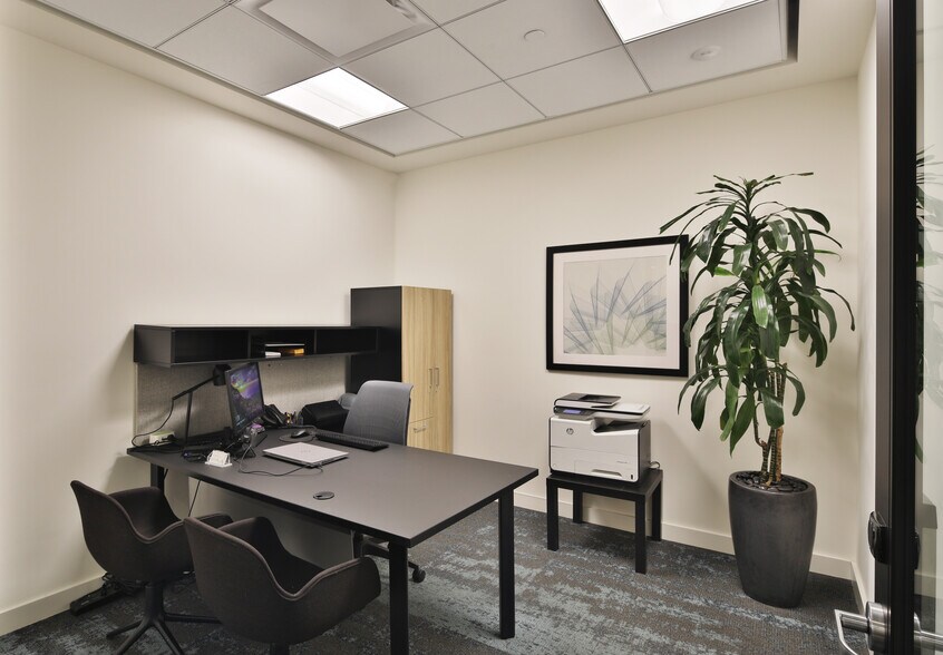 More Photos Of 1120 S Grand Ave, Los Angeles Apartments For Lease