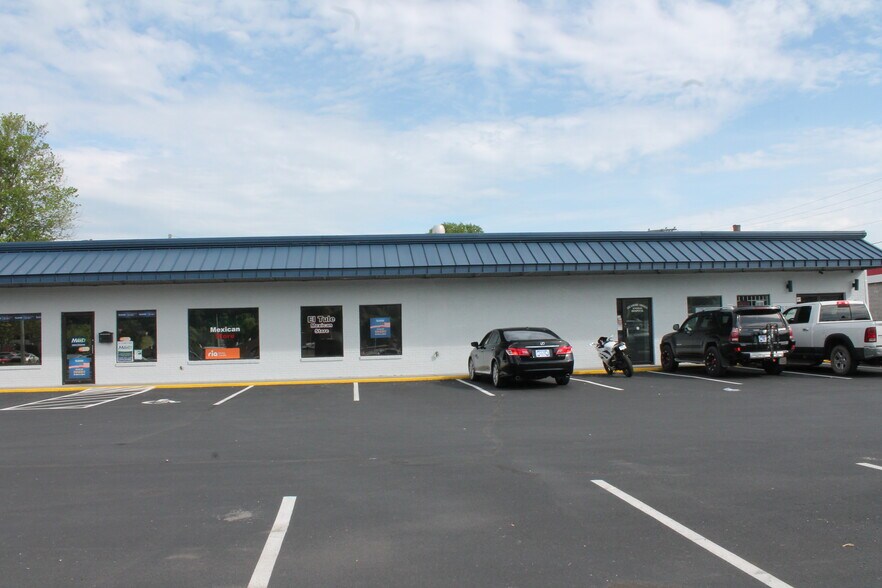 More Photos Of 851 W Elk Ave, Elizabethton Office For Lease