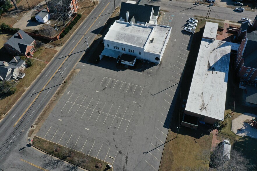 More Photos Of 401 W Cumberland St, Dunn Funeral Home For Sale