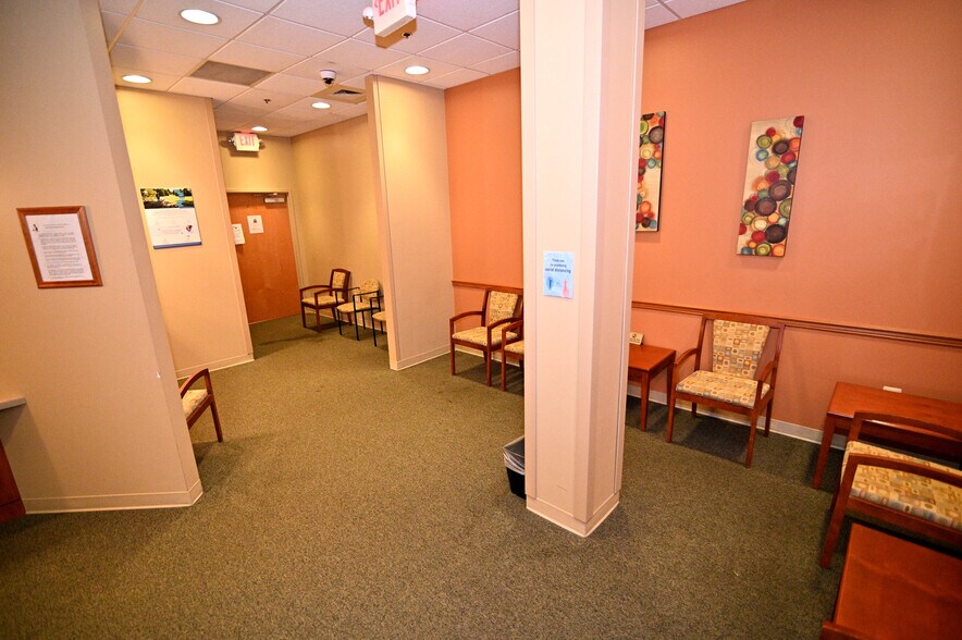 More Photos Of 2960 Technology Pl, Waldorf Research And Development For Lease